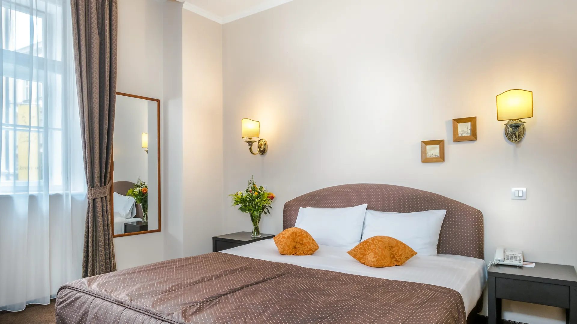 Hotel Bookquet Prague 5*,